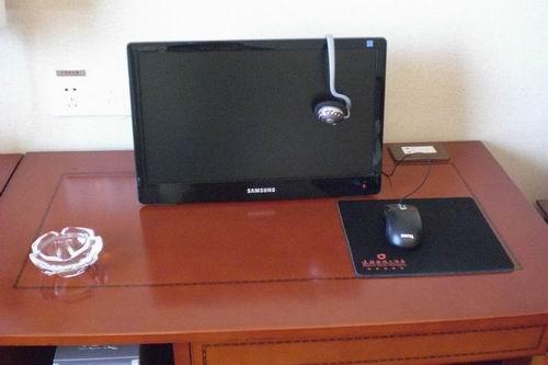 ���Ј�������ҕƽ���И�ͨ�̇��H��Ƶ�