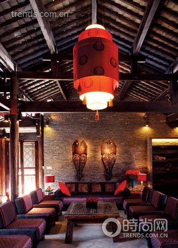 這是一處深具納西民居風格的四合院建筑,大堂空間也是舊遇新知圍爐夜話的地方。